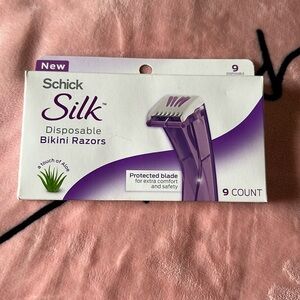 Schick Silk Disposable Bikini Razors
